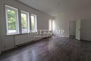 Großzügige 2,5-Zi. im EG mit Terrasse und 2 Bäder - Monteurswohnung
