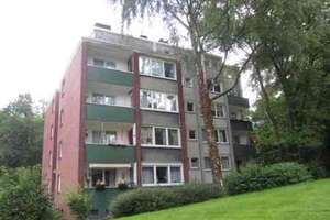 Gut aufgeteilte, komplett renovierte 2-Zimmer-Wohnung mit Balkon in gepflegter Lage!