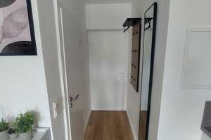 Kernsanierte, neu möblierte 1-Zimmer-Wohnung Nähe Wettersteinplatz, München – Schorerstraße 1, 81547 Giesing, München – Vorschaubild 3