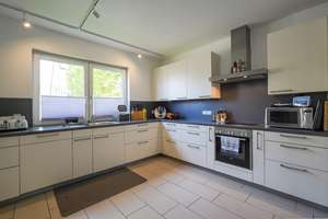 Modern möbliertes Einfamilienhaus mit Wintergarten und privatem Gym in ruhiger Wohnlage – Die vollständige Adresse der Immobilie erhältst du vom Anbieter., 40489 Wittlaer, Düsseldorf – Vorschaubild 13