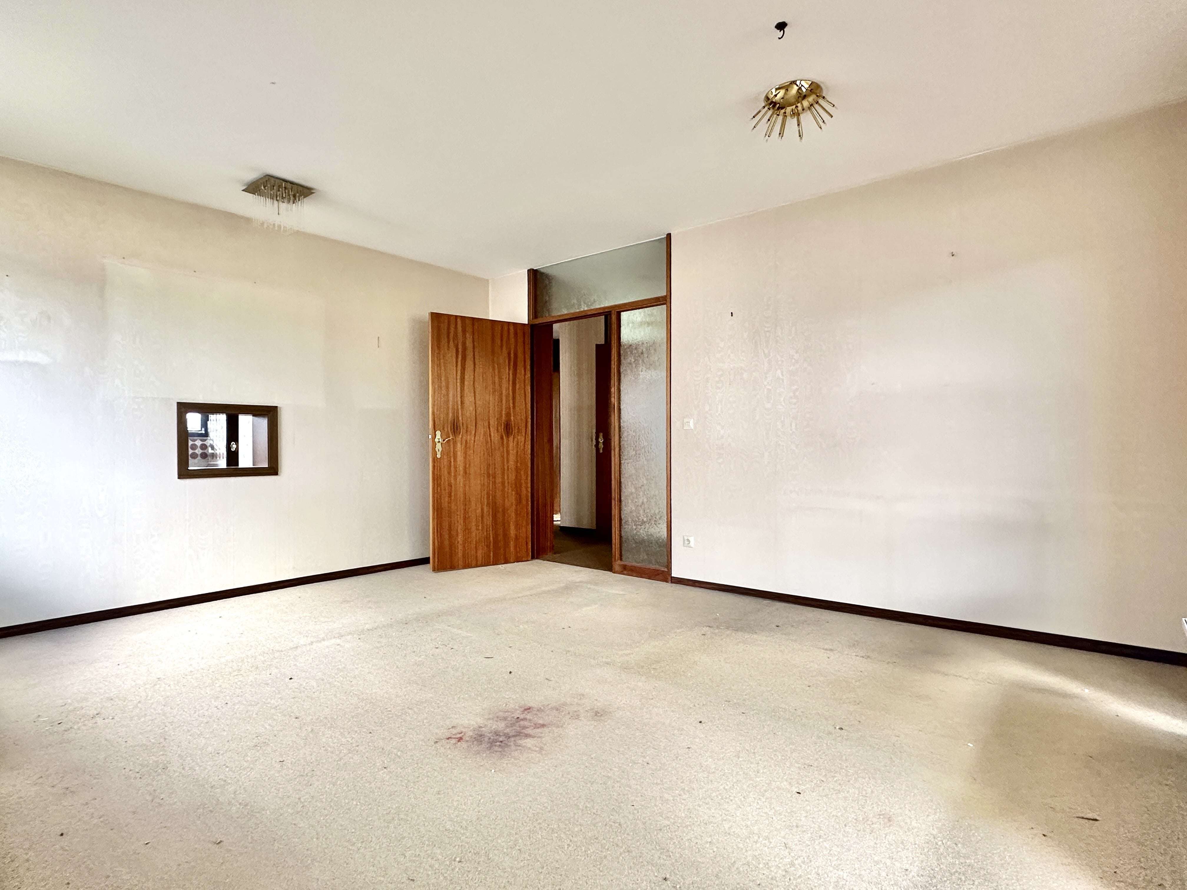 Rohdiamant! Hochparterre im 5-FH in gefragter Lage!, Esslingen Kreis – Bild 4