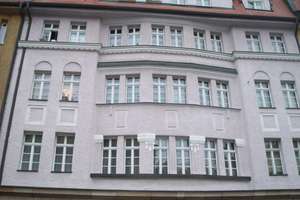 Helle, aufwendig mit Stuck sanierte 2-Zi-Whg. mit Balkon u. EBK in Jugendstilhaus (Fürth, Südstadt)