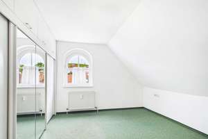 Über den Dächern von Untertürkheim: Wohnung mit Loggia und Weitblick auf die Weinberge! – 70327 Untertürkheim (Ortsteil), Stuttgart – Vorschaubild 10