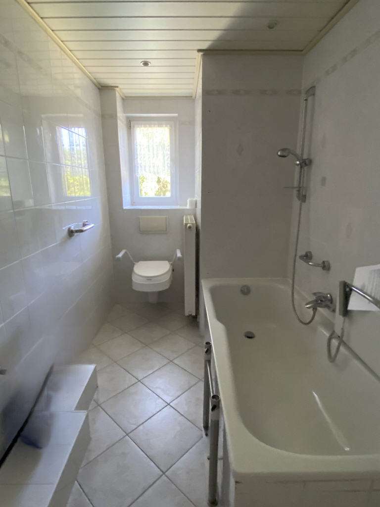 Immobilie in Riesa - Viel Platz für die Familie oder Mehrgenerationenhaus gesucht? Diese großzügige DHH in Riesa-St - Bild 0