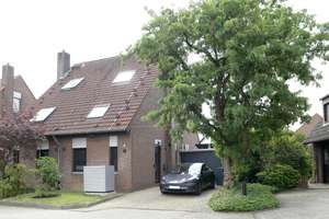 Stilvoll sanierte Doppelhaushälfte mit Wärmepumpe, Klimaanlagen, Designküche und traumhaftem Garten – Die vollständige Adresse der Immobilie erhältst du vom Anbieter., 47802 Traar, Krefeld – Vorschaubild 2