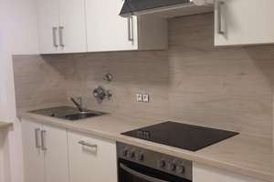 Freundliche 2-Zimmer Wohnung mit Balkon und EBK in ruhiger und zentraler Lage in Regensburg – 93059 Stadtamhof, Regensburg – Vorschaubild 2