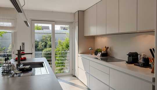 Bild von Design & Familienkomfort vereint – moderne Doppelhaushälfte in begehrter Lage von Frankfurt