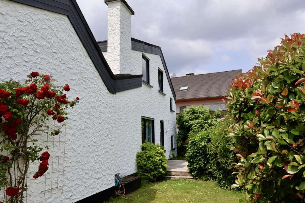 Immobilie in Hasselroth - Das besondere Architektenhaus -Provisionsfrei kaufen- - Bild 1