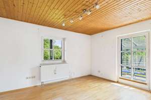 Viel Grundstück, viele Möglichkeiten: Einfamilienhaus in Weiden mit ca. 1.002 m² Grundstück – 92637 Rehbühl, Weiden in der Oberpfalz – Vorschaubild 2