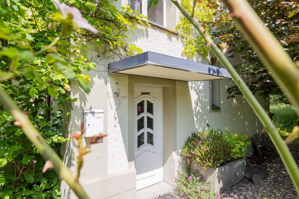 Immobilie in Schmallenberg - Architektonisch anspruchsvolle Jugendstilvilla mit romantischer Geschichte - Bild 3