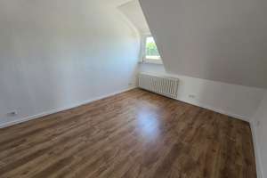 Große Dachgeschosswohnung in Schalke zu vermieten – Haldenstr. 58, 45881 Schalke, Gelsenkirchen – Vorschaubild 5