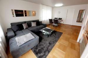 Stilvolle, gepflegte 2-Zimmer-Wohnung mit Balkon, EBK+EBS in Stuttgart