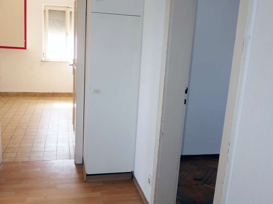 Flur mit Blick zur Küche OG