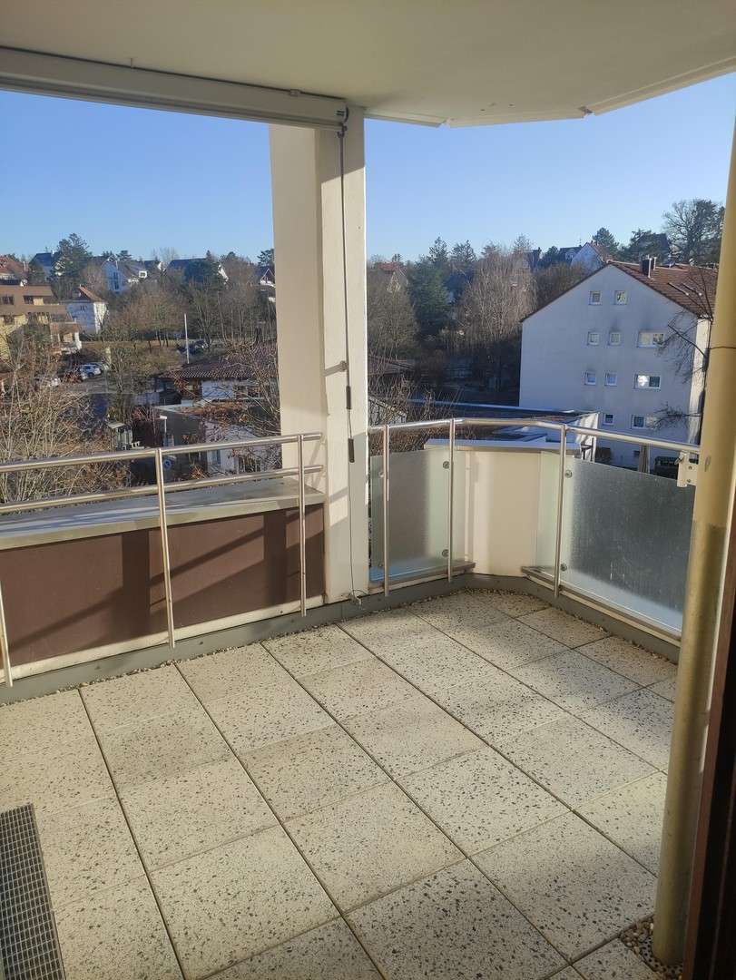 Provisionsfreie 3,5-Zimmer-Wohnung mit 2 Balkonen, Aufzug & bis zu 2 Garagen - S-Bahn-Nähe, Ludwigsburg Kreis – Bild 3