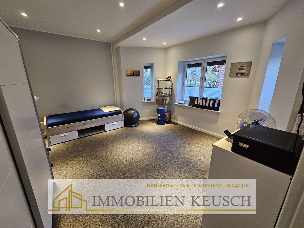 Immobilie in Thedinghausen - Arbeiten & Wohnen - Großer Hof mit 3 Gebäuden & vielen Parkplätzen - modernes Wohnhaus über 2 Etagen - Bild 0