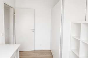 Modernes und möbliertes  WG-Zimmer in direkter Uninähe – Echterdinger Str. 4, 70599 Plieningen (Ortsteil), Stuttgart – Vorschaubild 2