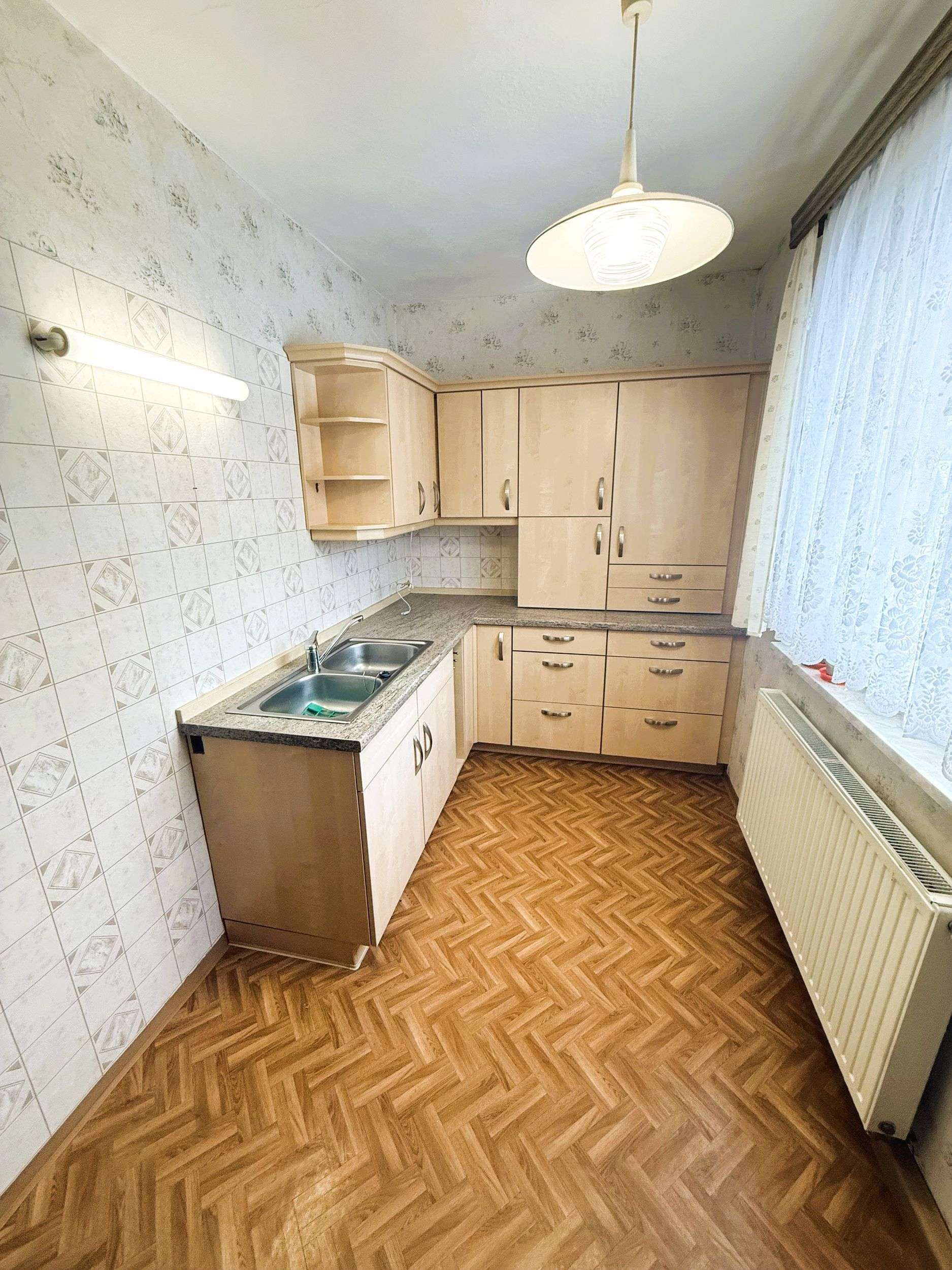 Immobilie in Steinbach-Hallenberg - Charmante Doppelhaushälfte mit Potenzial zur individuellen Gestaltung - Bild 0