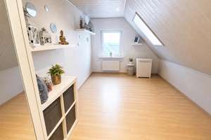 Großzügiges Familienhaus mit Wellnessgarten | Bieterverfahren – Die vollständige Adresse der Immobilie erhältst du vom Anbieter., 44289 Sölderholz, Dortmund – Vorschaubild 10