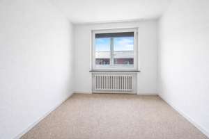 Bremen-Huchting: Modernisierte 4-Zimmer-Wohnung mit Loggia – frei ab 01.07 – Die vollständige Adresse der Immobilie erhältst du vom Anbieter., 28259 Sodenmatt, Bremen – Vorschaubild 10