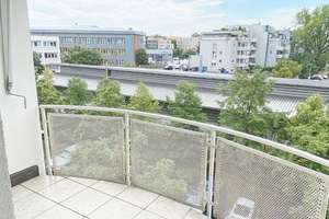 Top 3 Zimmer-Wohnung mit 93 m², EBK , Süd-Balkon, Aufzug und KFZ-Stellplatz in Nürnberg Nord – Die vollständige Adresse der Immobilie erhältst du vom Anbieter., 90411 Schafhof, Nürnberg – Vorschaubild 5