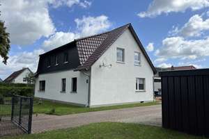 Zweifamilienhaus mit zwei Wohneinheiten und hochwertiger Ausstattung – Die vollständige Adresse der Immobilie erhältst du vom Anbieter., 17398 Ducherow – Vorschaubild 1