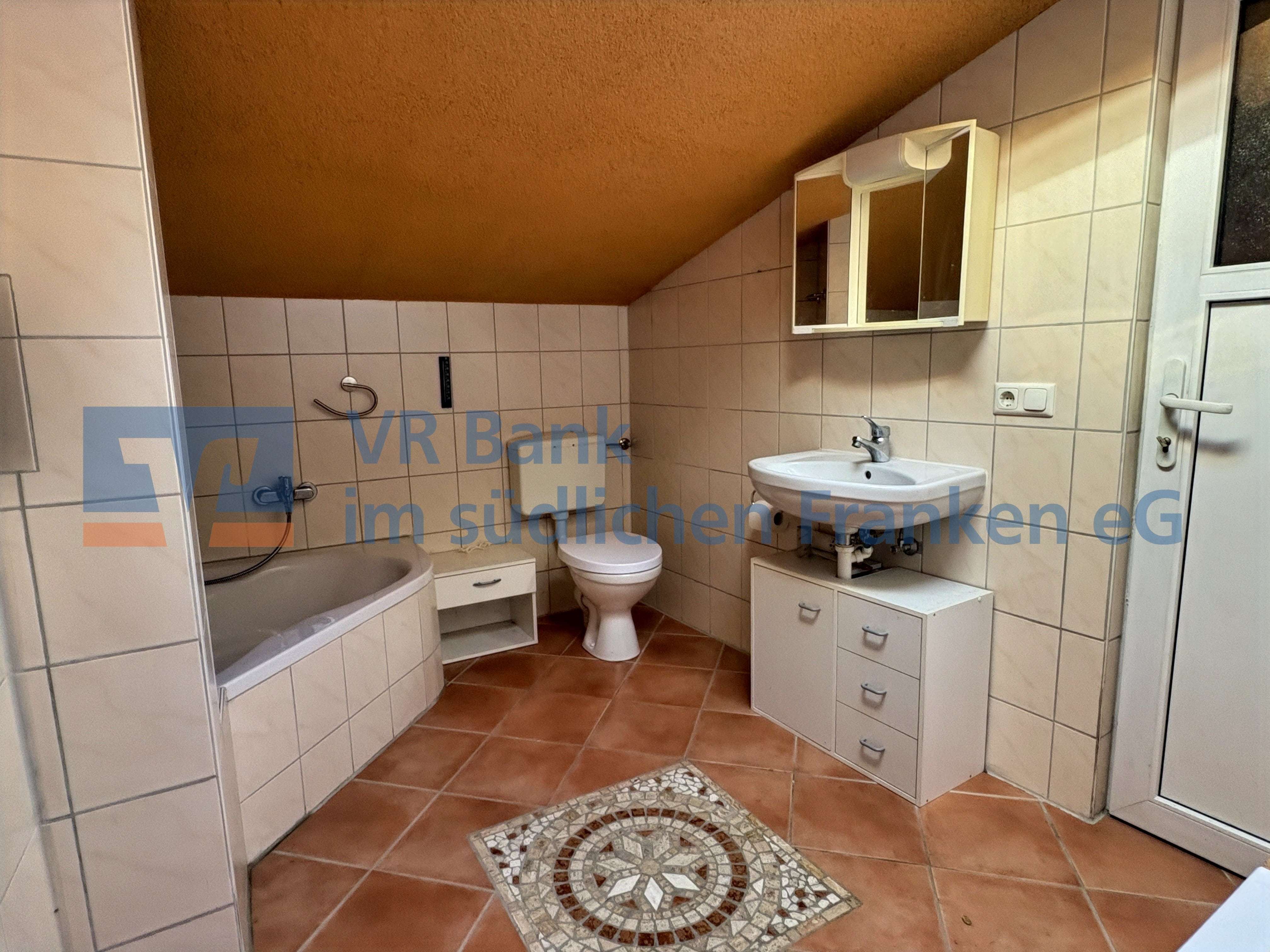 Immobilie in Pappenheim - Wohnhaus in Bieswang mit großer Terrasse
 - Bild 0