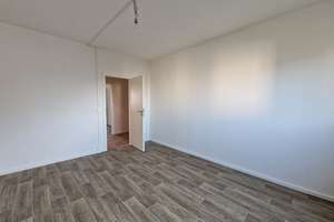 ***Ab 20.06.2026***Hier passt das Leben rein: 3 Zimmer, Balkon, Wanne – frisch renoviert*** – Deiwitzweg 44, 4207 Lausen-Grünau, Leipzig – Vorschaubild 4