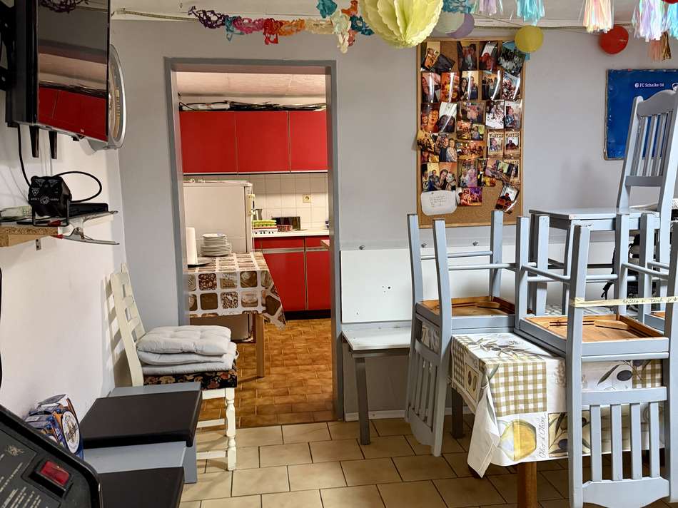 Partykeller mit Küche