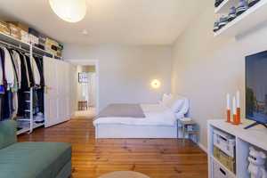 Modernes 1-Zimmer-Apartment im Herzen Berlins – Stilvoll renoviert mit hochwertiger Einbauküche – Berlin – Vorschaubild 2