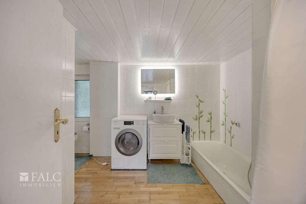 Immobilie in Kürten - Einfamilienhaus mit großem Grundstück und Entwicklungspotenzial in Kürten - Bild 2