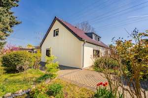 Eigenes Haus, eigener Garten, eigener Stellplatz: Gepflegte Doppelhaushälfte in Berlin-Malchow – Die vollständige Adresse der Immobilie erhältst du vom Anbieter., 13088 Stadtrandsiedlung Malchow, Berlin – Vorschaubild 3