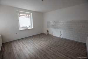 3-Parteien-Mehrfamilienhaus mit großer Scheune - Ideal für Vermieter und Gewerbetreibende in Aerzen! – Hameln-Pyrmont (Kreis) – Vorschaubild 6