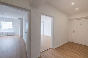 Erstbezug: Lichtdurchflutete Dachgeschoss-Wohnung mit Terrasse, moderner Ausstattung und in Top-Lage – Bismarckstraße 61a, 13585 Spandau (Ortsteil), Berlin – Vorschaubild 8