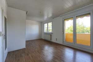 DREI ZIMMER im 1.OBERGESCHOSS – Krondorfer Straße 111, 6766 Bitterfeld-Wolfen – Vorschaubild 3