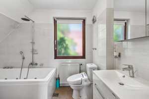 Charmantes Einfamilienhaus mit Wintergarten und sonniger Terrasse – Berlin – Vorschaubild 14
