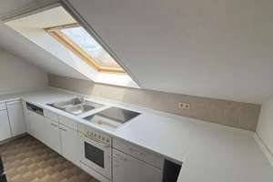 Helle 2-Zimmer-Dachgeschosswohung mit großem Balkon & schöner Ausicht – Rilkestraße 37, 72760 Betzingen, Reutlingen – Vorschaubild 8