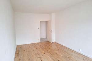 Sanierte 3,5 Zimmer-KDB Wohnung (ca. 70 qm) mit Einbauküche und Balkon / Holsterhausen – Bunsenstr. 77, 45145 Holsterhausen, Essen – Vorschaubild 11