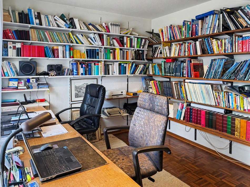Büro EG