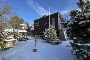 Architekten-Doppelhaus mit 7 Zimmern in Dresden-Kleinzschachwitz