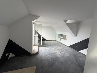 Gemütliche Maisonette-Wohnung mit Balkon in ruhigem 3-Parteienhaus