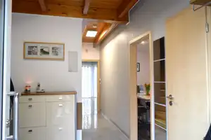 Großes, modernes Reihenendhaus mit viel Platz, Dachterrasse, Garten, Vollkeller – Duisburg – Vorschaubild 5