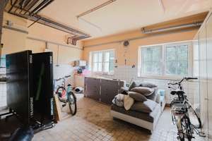 Großzügiges Mehrfamilienhaus mit Balkon, Garagen & Top-Lage - ideal für Familien oder Kapitalanleger – Die vollständige Adresse der Immobilie erhältst du vom Anbieter., 92224 Luitpoldhöhe, Amberg – Vorschaubild 13