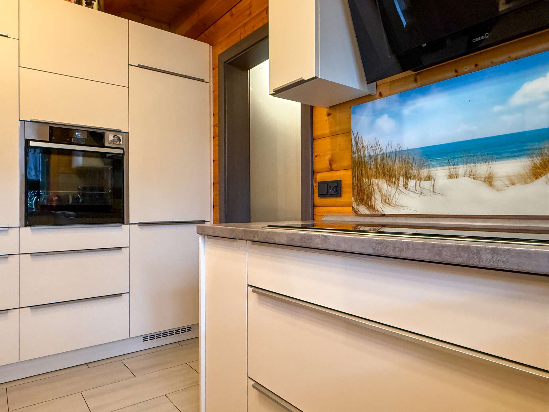 Immobilie in Erzhausen - EIN ZUHAUSE MIT SEELE - Freistehendes Einfamilienhaus in warmem Holzambiente in Erzhausen - Bild 0