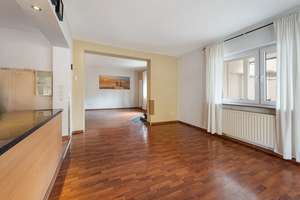 Stilvolles Einfamilienhaus mit Gartenparadies und Pool – Die vollständige Adresse der Immobilie erhältst du vom Anbieter., 61267 Neu-Anspach – Vorschaubild 2