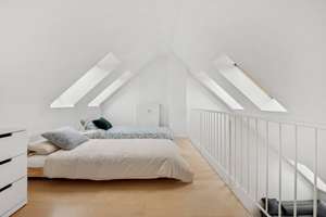 Helle 2,5-Zimmer-Galeriewohnung, möbliert, Südbalkon (Vermietung auf Zeit, all inclusive) – Axel-von-Ambesser-str. 9, 81371 Sendlinger Feld, München – Vorschaubild 13