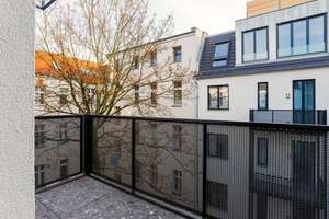 Ku'damm Seitenstrasse -Erstbezug -Aufzug- Einbauschränke- EBK- Balkon-