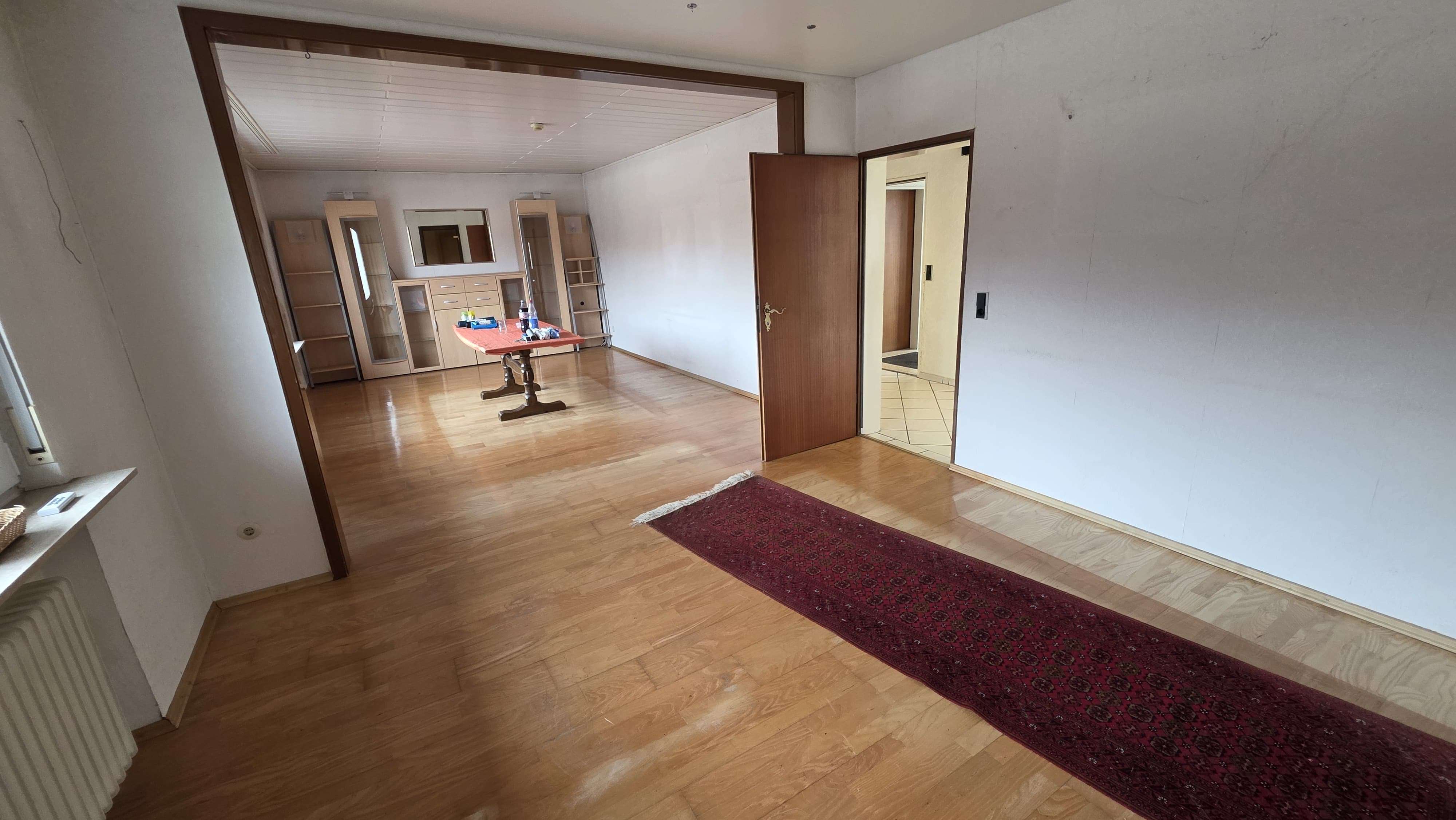 Immobilie in Philippsburg - 1-2 Familienhaus mit gutem Raumangebot und großen Garagentrakt der ideal für Hobbyhandwerker ist - Bild 8