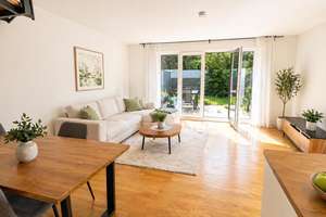 Wohnen mit Bestnote: Stilvolle Doppelhaushälfte mit Energieeffizienzklasse A+ – Die vollständige Adresse der Immobilie erhältst du vom Anbieter., 12621 Kaulsdorf, Berlin – Vorschaubild 3