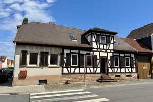 Historischer Charme trifft moderne Möglichkeiten
- Charmantes Altstadthaus mit zwei Wohneinheiten i – Darmstadt-Dieburg (Kreis) – Vorschaubild 2