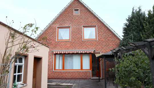 Bild von 0 % Käuferprovision! EFH mit unendlich viel Platz + Nebengebäude auf großem Grundstück!